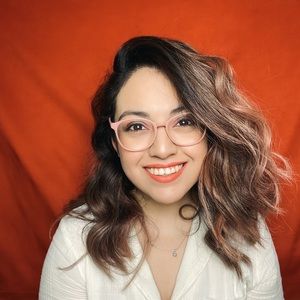 Meet your Posher, Perla